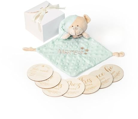 Balú Doudou Bebé Personalizado + 7 Placas Cumplemes Madera (Verde Menta) | Tejido hipoalergénico 23x23 cm | Lavable a 30° | Fichas doble cara para fotos mensuales | Cajita de regalo para recien nacido