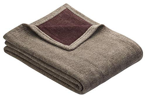 Ibena Aberdeen Kuscheldecke 150x200 cm - Decke Hellbraun rotbraun mit elegantem Fischgratmuster, dicht gewebte und wärmende Wolldecke