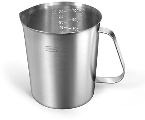 Newness Focus auf Edelstahl Newness Messbecher, 700 ml Messbecher, verbessert, 3 Arten von Markierungen, einschließlich ml, Oz und Tasse, Milchaufschäumbecher aus Edelstahl mit Markierung mit Griff