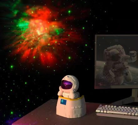 YAYZA! Astronauta Cielo Stellato Proiettore, LED Proiettore Stellare Astronauta con Timer e Telecomando, Proiettore Aurora Boreale Testa Ruotabile a 360°, per La Decorazione Degli Ambienti