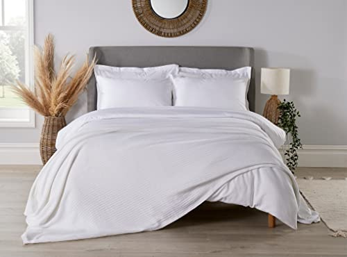 Diana Cowpe 100% Cotton Cellular Blanket/Bed Throw | Large Adult Blanket for Bed/Blanket for Sofa or Armchair | Pastel Colour Blankets Traditional WHITE Blanket King Size 260 x 230cm