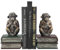 Danya B. Monkeys on Books Buchstütze, Polyresin, Antikoptik, Patina, 2 Stück