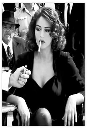 ZOLULA Monica Bellucci Rauchende Zigarette Poster Leinwand Poster Wandkunst Dekor Druck Bild Gemälde für Wohnzimmer Schlafzimmer Dekoration ungerahmt 60 x 90 cm