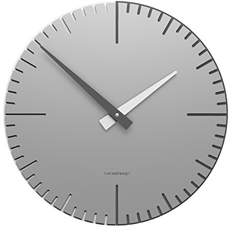 CalleaDesign Hochwertige EXACTO Wanduhr, rund 36cm Durchmesser. Geeignet für Schlafzimmer, Küche und Wohnzimmer. Italienisches Design, deutsches geräuschloses Uhrwerk. (Aluminium)