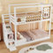 FEZTOY Kinderbett Etagenbett 90 x 200, Hausbett für 2 Kinder, Hochbett mit Lattenrost, Treppe und Rausfallschutz, Baumhaus Bett mit Fenster und Dach, Kiefernholz, Ohne Matratze