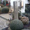 ARTTEC Design Schild, Hinweisschild, Gartenschild Herzlich Willkommen - hochwertige Gartendeko aus Metall - Edelstahl Deko für Garten, Balkon & Terasse - Metall Deko zum Aufstellen - Made in Germany