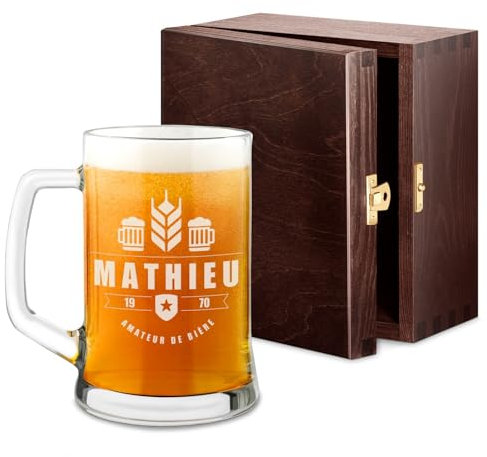 Maverton Chope à Bière Gravée - Contenance : 50 cl – Verre à Bière Personnalisé avec Anse - Souvenir pour les Amateurs de Bières – Cadeau Anniversaire Homme - Idee Cadeau Homme - fan