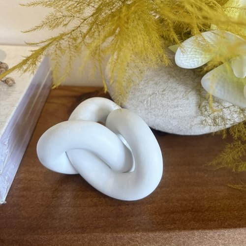 RUDFUZ Coffee Table Knot Decor Modern Chain Link Decor 4 White Hand Carved Decorative Knot Coffee Table Decor Accents Book Shelf Decor Decorative Interlocking Resin Chain Console Table Wedding Decor