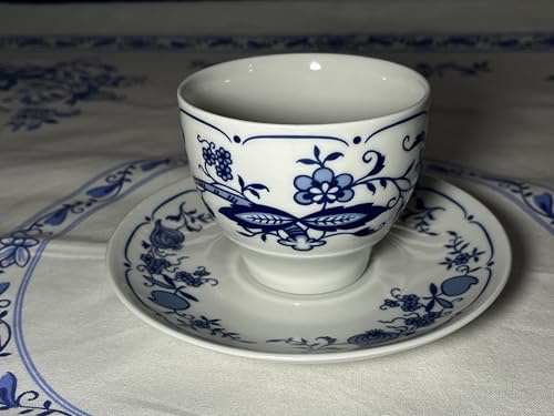 Henneberg Zwiebelmuster Porzellan Tasse mit Untertasse, Made in GDR. Echt Kobalt