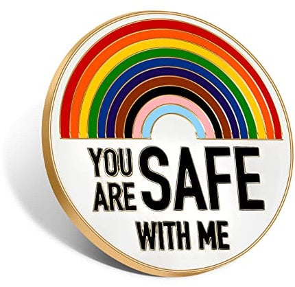 DUOLIYBC Emaille-Anstecknadeln, 'You Are Safe With Me', Regenbogenfarben, Anstecknadel für Kleidung, Rucksack, Hut, Dekoration