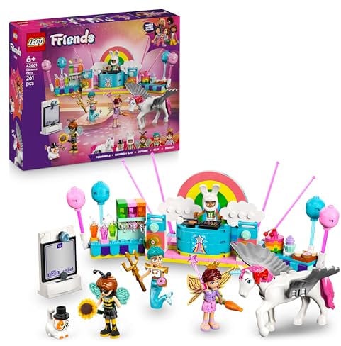 LEGO Friends Kostümparty mit Einhorn und Fee - Spielzeug für Mädchen ab 6 Jahren, inkl. Bühne, DJ-Pult, 4 Mini-Puppen, Kater Churro & Pferd als Tierfigur, Plus Zubehör - Geschenkidee - 42661