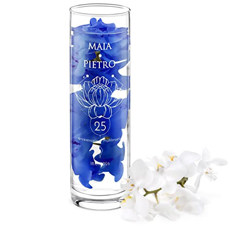Maverton Vaso per fiori in vetro - decorativo - incisione personalizzata - cilindrico - dimensioni H 26,5 cm x Ø 8 cm circa - idea anniversario - pensiero speciale per coppia - orchidea