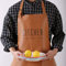 SSB Tablier de cuisine pour homme et femme en cuir imperméable, tablier de barbecue, tablier de barista, tablier de travail avec poches, sangle de cou réglable, B 63,4 x 73,5 cm