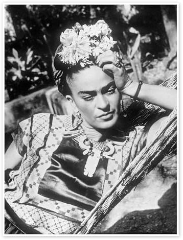 Frida Kahlo in einer Hängematte, 1948 Poster 30 x 40 cm Schwarz-Weiß Wandbilder Wanddeko