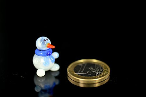 Unbekannt Schneemann Mini_1 - Figur aus Glas Miniatur Schneemann mit blauem Schal und Karotte - Glasfigur Glücksbringer Setzkasten Vitrine Deko