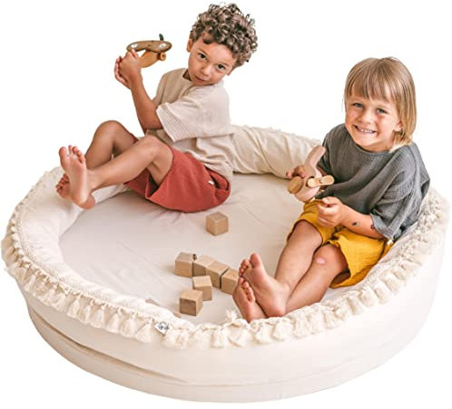 MINICAMP Kinder-Spielmatte für Bodenspiele & Schlafnest - 100% Baumwolle & einzigartige Quastendekoration - Kinderteppich 110 cm breit - extra weiche Schaumstoff-Matte!