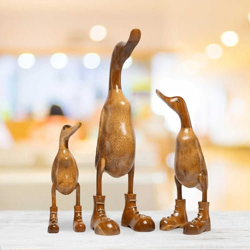 DomDeco Handgefertigte Deko-Figur Ente mit naturfarbenen Stiefeln aus Holz, ca 35cm