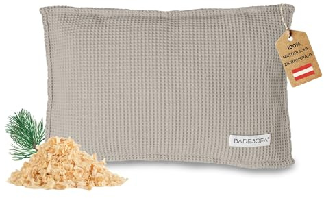 SAUNASOFA Zirbenkissen aus 100% Bio-Baumwolle in Taupe | Duftkissen zum Schlafen & als Sauna Zubehör, Handgefertigt in Europa, Saunakissen Geschenk aus natürlicher Zirbe, 26x40 cm