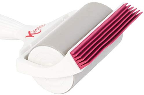 Kleeneze KL072597EU7 Rouleau Anti-Peluche à Main en Gel TPR, Design Portable, Lavable et Réutilisable, Raclette Intégrée, Rouleau Adhésif pour Vêtements, Ramasser Poils d'animaux 12 x 20 x 6 cm Rose