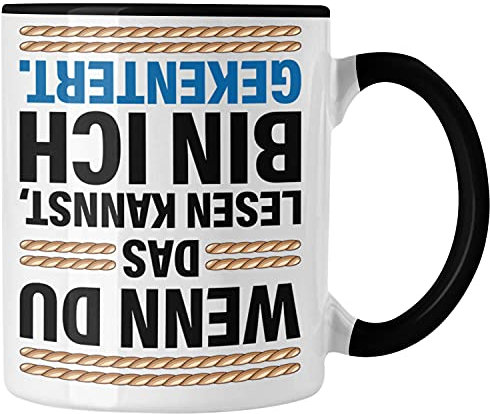 Trendation - Lustiges Segler Segelboot Gekentert Tasse mit Spruch Kaffeetasse für Segler als Geschenkidee (Schwarz)