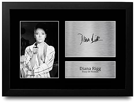 HWC Trading FR A4 Diana Rigg James Bond On Her Majesty's Secret Service Geschenke Gedruckt, Signiert Autogramm Bild Für Film-Erinnerungsstücke-Fans - A4 Framed