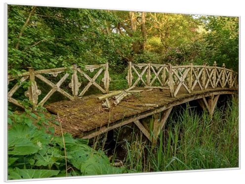 Wallario Wandbild - Verwunschene Brücke in Premiumqualität, Poster mit weißem Rahmen, Größe: 61 x 91,5 cm