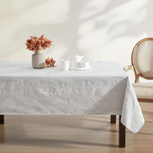 Laura Ashley Tischdecke, bestickt, Jacquard-Stoff, knitterfrei, für Esszimmer, Urlaub, Party, Hochzeit oder Bankett, 152,4 x 259,1 cm, Cynthia Beige
