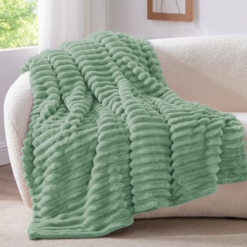 BEDELITE Kuscheldecke Flauschig Deko Decke für Sofa, Salbeigrün, 125x150 | Flanell Fleecedecke, Cord Überwurf für Wohnzimmer und Schlafzimmer, weiche Wohndecke, Tagesdecke, das ideale Geschenk
