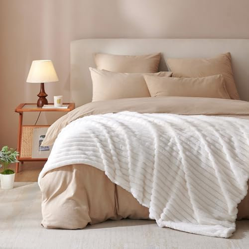 Covebett Plüsch Kuscheldecke Flauschig Decke 150x200cm Fleecedecke Creme Weiß Einfarbig Gestreift Weich Warme Cashmere Touch Kaninchen Kunstfell Tagesdecke Sofadecke Wohndecke für Couch Bett Sofa
