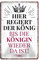Hier regiert der König bis die Königin wieder da ist - Blechschild für Hauseingang Haustür - witziges Deko Schild - lustiger Spruch für Partner Freund Familie - Geschenkidee Geburtstag - 20x30cm