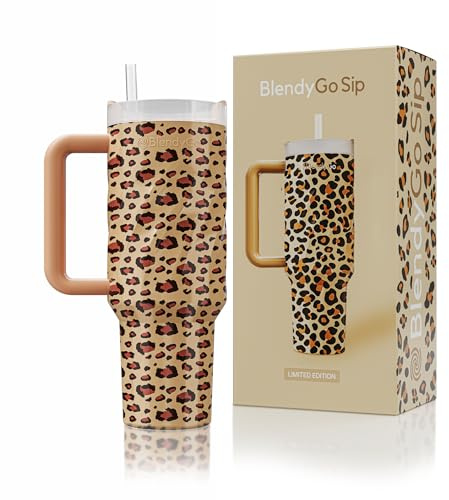 BlendyGo Trinkflasche Thermobecher Isolierflasche 900ml Tumbler mit Henkel - Isolierbecher Kaffeebecher to go mit Strohhalm Edelstahl - Doppelwandig Hält 12h Kalt 6h Heiß fürs Auto BPA-Frei (Leopard)