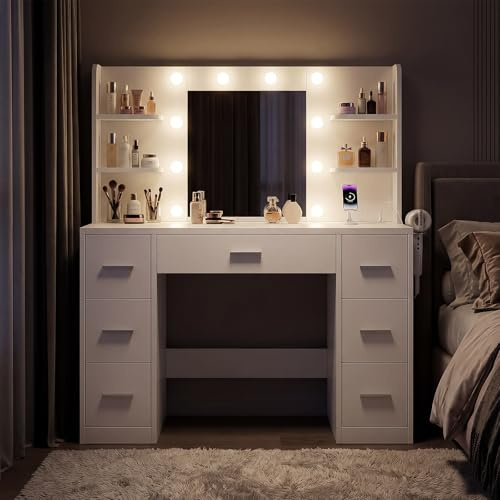 Devoko Toeletta Trucco con Luci e Prese,Postazione Trucco con Specchio e Sgabello,Tavolo da Trucco con 7 Cassetti, 4 Ripiani Aperti,Camera da letto,Moderno (Bianco)