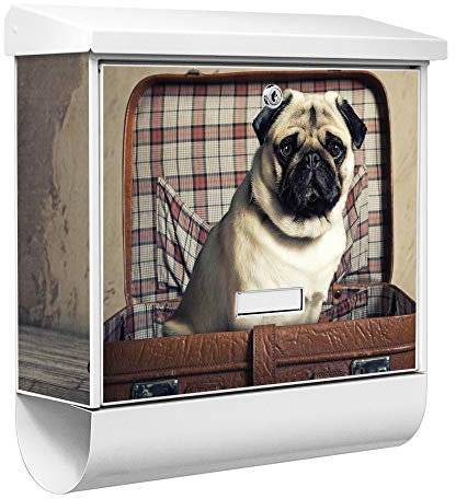 banjado® Burgwächter Briefkasten Weiß 38x39x12cm mit Motiv Mops im Koffer/Briefkasten mit Zeitungsfach/Briefkasten mit Zeitungsrolle/Postkasten inkl. Montagematerial & 2 Schlüsseln