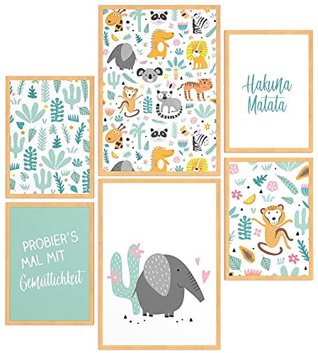 Papierschmiede® Bilder Kinderzimmer Kids Mood Poster Set Hakuna Matata Tiere, Gerahmte Bilder fürs Kinderzimmer in Natur-Holzrahmen, 2x DIN A3 und 4x DIN A4, Löwe Dschungel Elefant