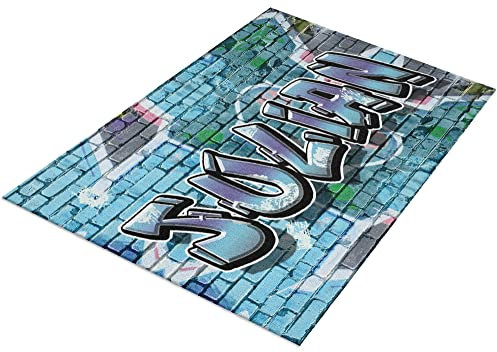 timalo® Cooler Gamer Teppich mit Namen für Jungen | Personalisierbarer Kinderteppich mit Wunschname Gaming Fußmatte Deko Kinderzimmer Graffiti | carpet-gamer-140x90-27