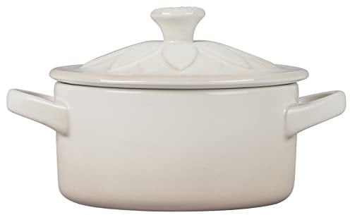 Le Creuset Mini cocotte ronde en grès avec couvercle à fleurs, 8 oz, meringue