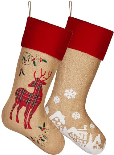 BRUBAKER 2er Set Weihnachtsstrumpf zum Befüllen und Aufhängen - Weihnachtsdorf und Rentier - 52 cm groß - Nikolausstrumpf für Weihnachten und Nikolaus - Weihnachtsdeko Weihnachtssocken aus Jute