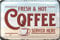 LANOLU Blechschild Kaffee retro - COFFEE Schild SERVED HERE - Küchen Deko vintage Geschenk für die Coffee Bar - Dekoration Küche und retro Diner Deko in Holz Optik - Metallschild, 20x30 cm