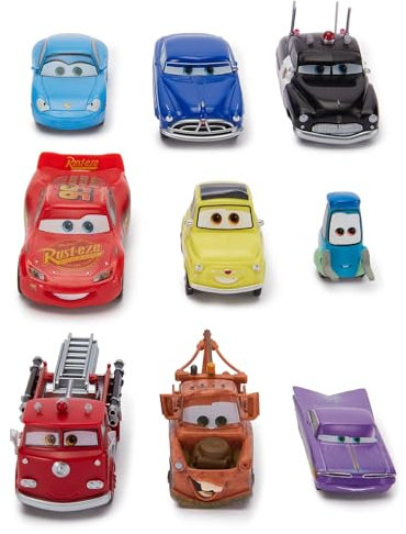 Disney Store Official - Cars (Pixar) - Spielzeugfigurenset - 9 Spielzeuge - Mit Lightning McQueen, Hook, Sally, Ramone, Red, Sheriff, Doc, Luigi und Guido - Ab 3 Jahren geeignet