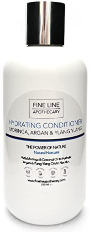 99% Natürliche FEUCHTIGKEITSSPENDEND SPÜLUNG - KOKOSNUSS, MORINGA, ARGAN & YLANG YLANG - 250 ml von Fine Line Apothecary. Ohne Parabene, Ohne Sulfate. Konzentriert. pH 5.5 fur Empfindliche Haut.
