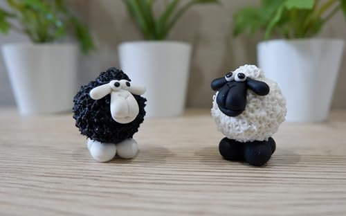 1shopforyou 2 Miniatur-Schaf-Figuren, weiß & schwarz, hergestellt aus dem besten Spezial aus Ton in Thailand. Es ist ein ideales Handwerk für die Dekoration von Haus und Garten.