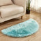 YAOTT Faux Lammfell Schaffell Teppich, Halbkreisförmiger Fellteppich, Flauschig Weiche Nachahmung Wolle Teppich, Hochflor Teppich für Wohnzimmer Schlafzimmer Kinderzimmer Hellblau 45X90CM