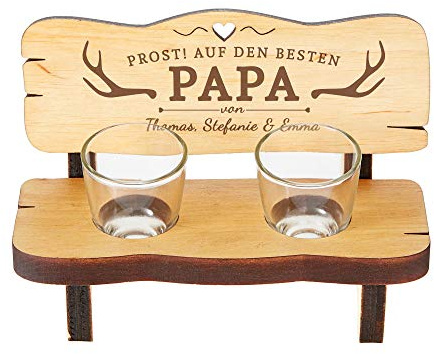 Casa Vivente Schnapsbank aus Erlenholz und 2 Shotgläsern, Mit graviertem Geweih-Motiv und Spruch, Personalisiert mit Namen, Prost auf den Besten Papa, Dekoratives Schnapsbankerl zum Vatertag