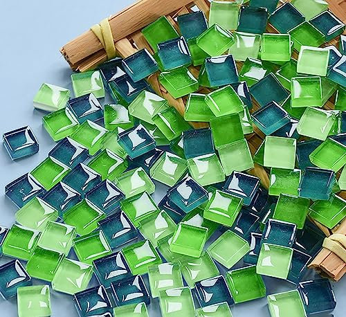 Lot de 225 carreaux de mosaïque en verre de cristal - Fournitures pour décoration de la maison, loisirs créatifs, assiettes, cadres photo, pots de fleurs - Carreaux carrés de 1 x 1 cm (vert)