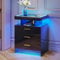 Lvifur Led Nachttisch mit Ladefunktion, Smart Nachtschrank mit 3 Licht Dimmbar, Hochglanz Sideboard mit 3 Schubladen USB Type-C Automatischer Sensor Schlafzimmer Schwarz