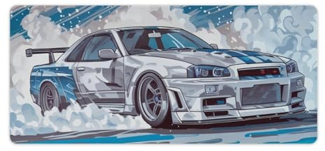 Auto-Mauspad, R34-Schreibtischunterlage, Gaming-Schreibtischunterlage, 80 x | Silber-weiße JDM Car R34 Drifts, blau-weißer Reifenrauch, Widebody und Heckflügel auf einer grauen Straße unter kühler