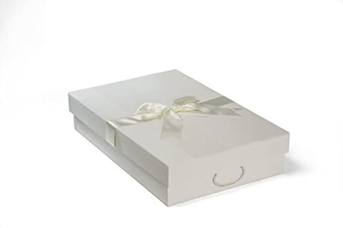 Die Klassische Brautkleidbox AUFBEWAHRUNGSKASTEN (CHELSEA IVORY) 75 x 50 x 15 cm Hochzeitskleid aufbewahren, schützen, bewahren. Handgefertigt in Großbritannien. pH-neutrale Materialien
