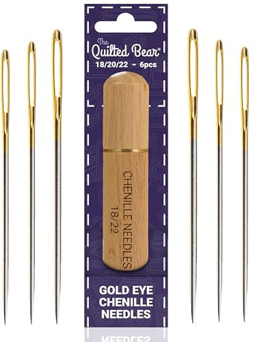 The Quilted Bear Aiguilles à Chenille à Oeil d'Or 18/20/22-6 aiguilles à chenille à gros yeux pour la couture dans un étui en bois gravé de qualité pour la couture à la main (tailles 18/20/22)