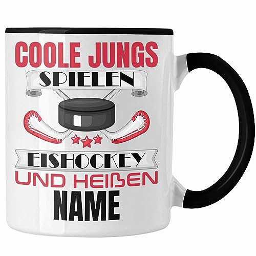 Trendation - Eishockey Tasse Geschenk Personlaisiert NAME Coole Jungs Spielen Eishockey und Heißen NAME (Schwarz)
