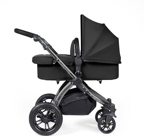 Ickle Bubba Stomp Luxe Kinderwagen & i-Size Cirrus Autositz & ISOFIX Basis - Von Geburt an bis 22kg ca. 4 Jahre*, geländegängig, inkl. Regenschutz, Fußsack, Schürze (Schwarz/Midnight/Schwarz)